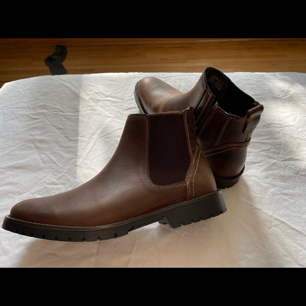 .Chelsea boot brown leather